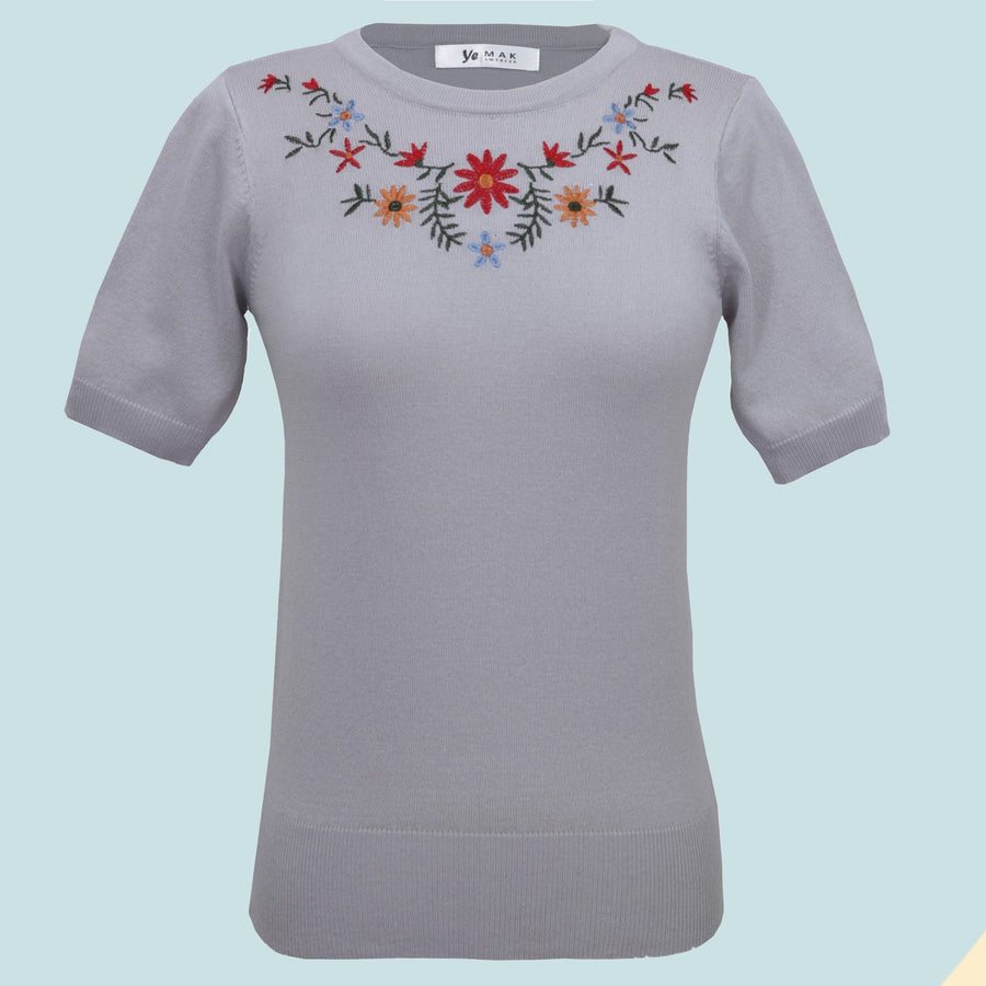 Kinny & Howie Grey Floral Emboidered Pullover Fitted Short Sleeve Sweater
