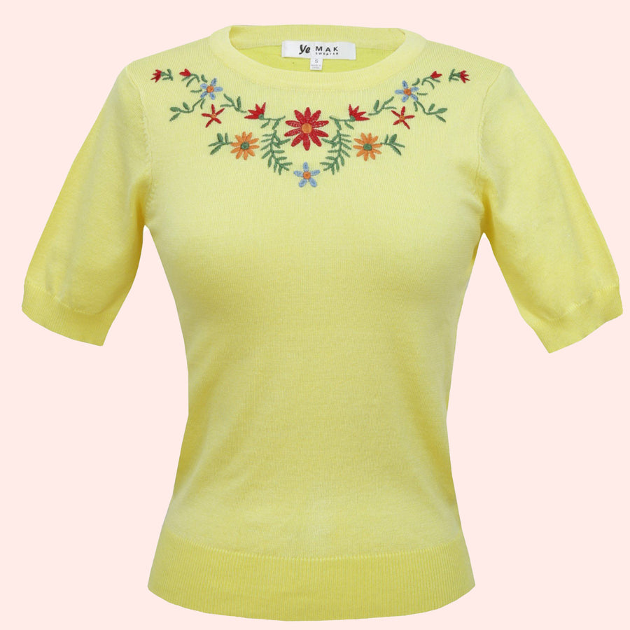 Kinny & Howie Yellow Floral Emboidered Pullover Fitted Short Sleeve Sweater